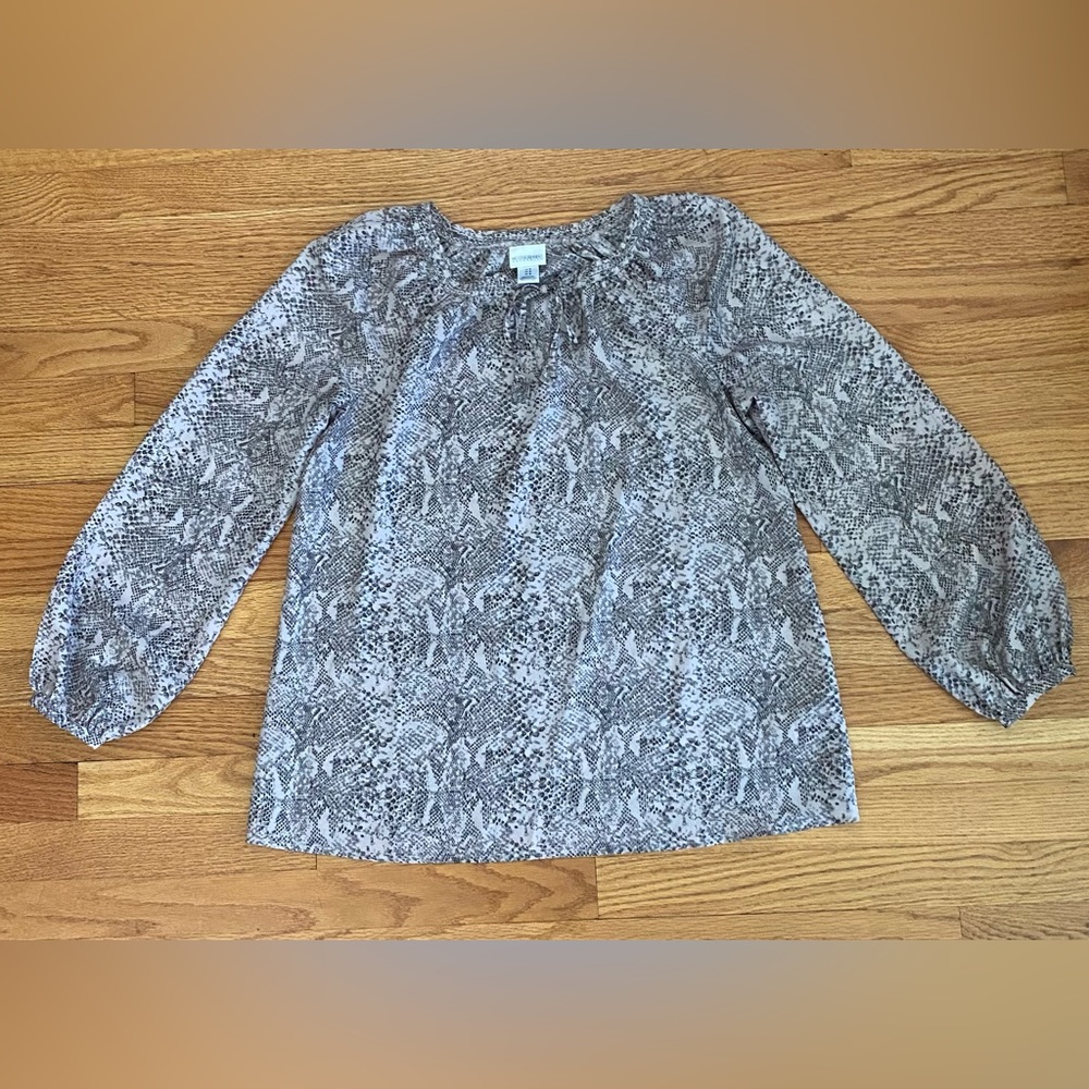 Motherhood Maternity Top Women’s US Medium Snake Print 3/4 Sleeve Shirt Tie Neck